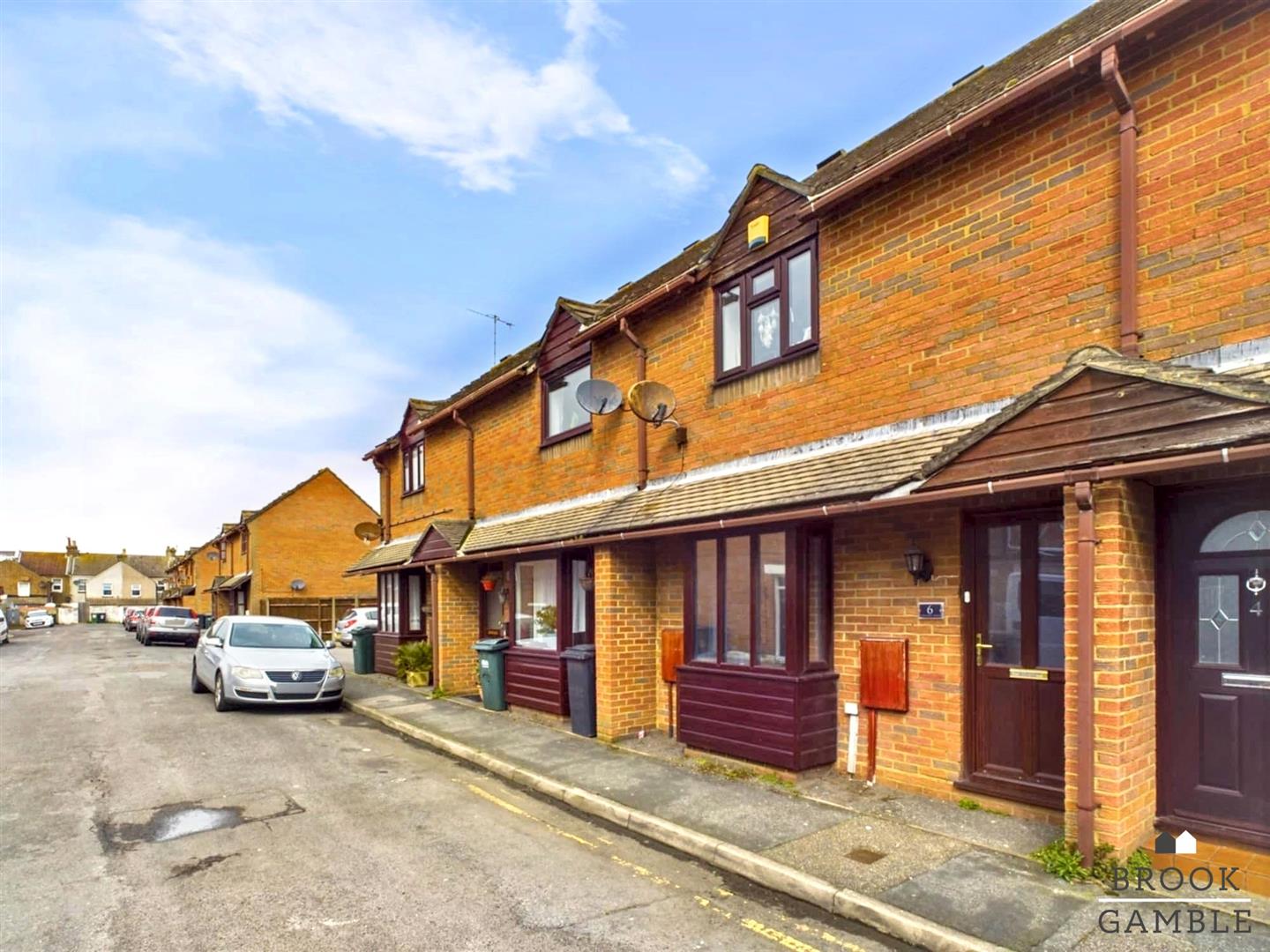 2 Bedroom House - Mid Terrace. Springfield Road in Eastbourne,  15
